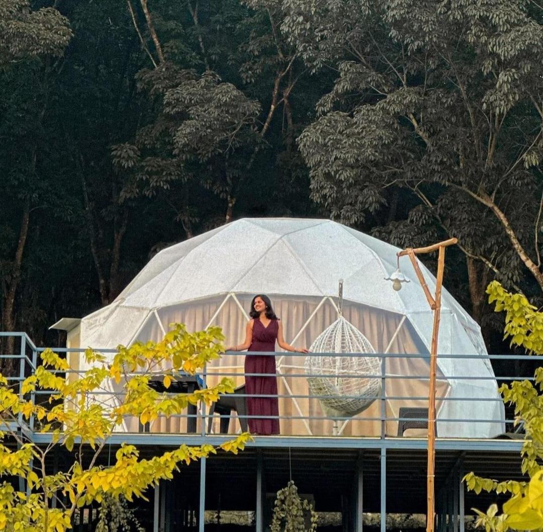 Hotel Wildglamps Athirappilly Esterno foto